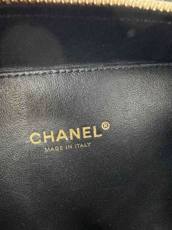 Chanel Beige Filigree Vanity Case - Picture 9 of 10